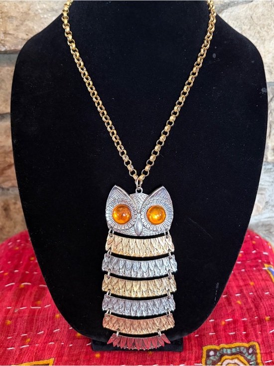 Park Lane Jewelry - Vintage 1970s Articulated Owl Pendant necklace by Park Lane
